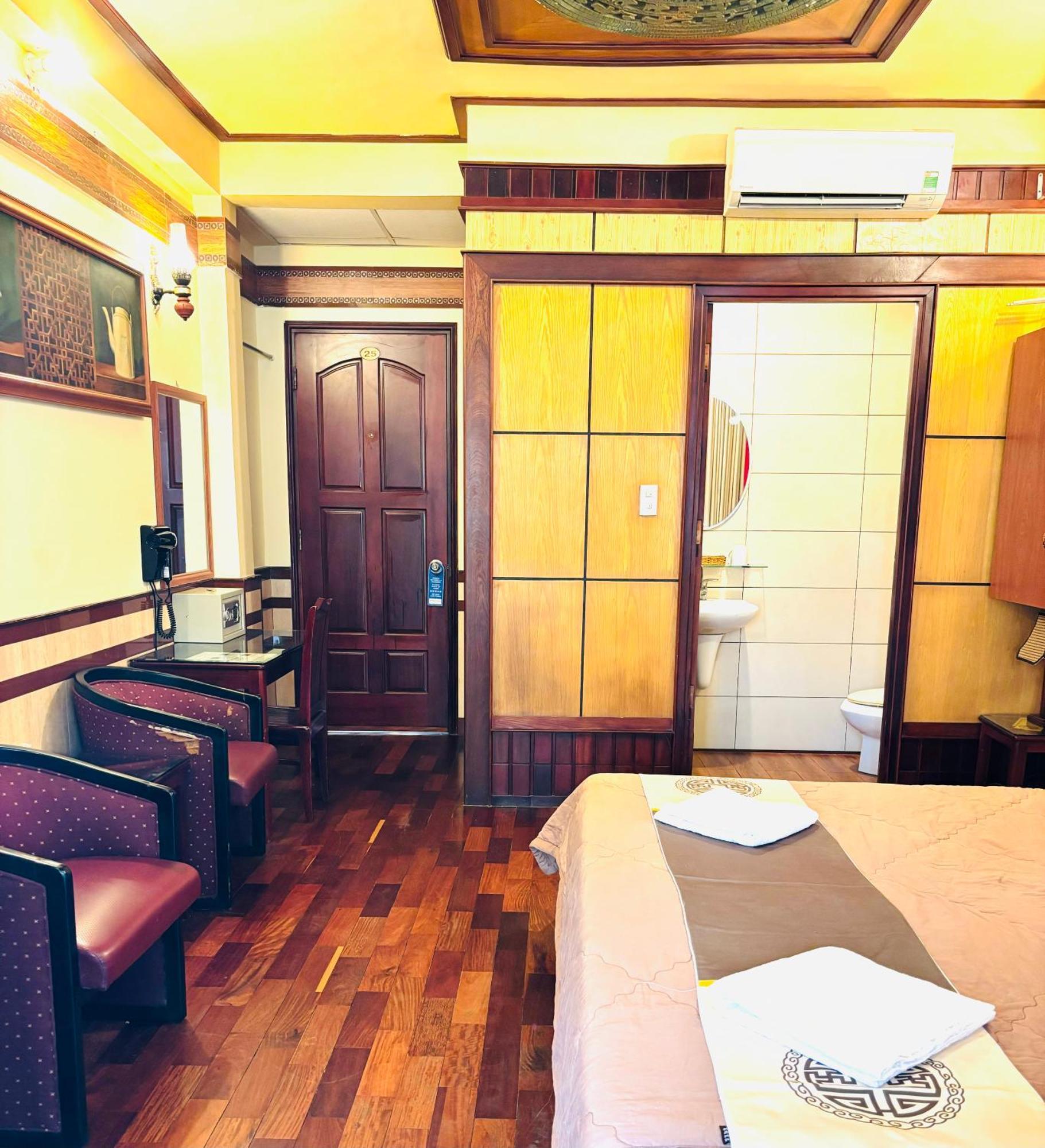 Bi Saigon - Bui Vien Walking Street Hotel *